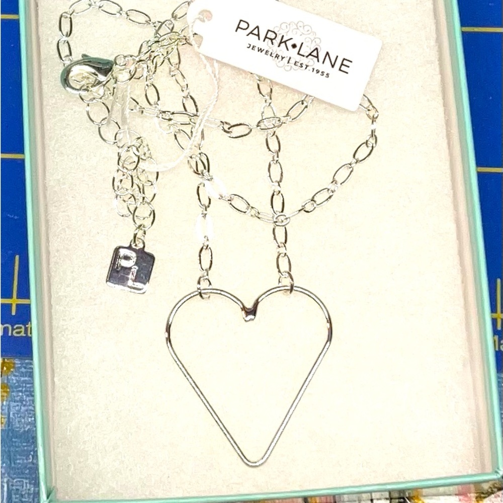 NEW Silver Open Heart Necklace❤️ - Picture 2 of 7